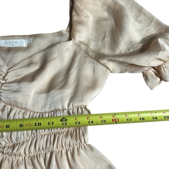 ASTR The Label balloon sleeve smocked top, ruffles,peplum, gold,feminine,sexy - Picture 8 of 11